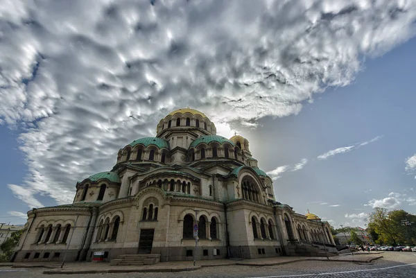 St. Alexander Nevsky och molnet. — Stockfoto