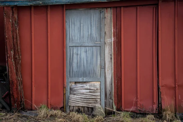Oude versleten deur — Stockfoto
