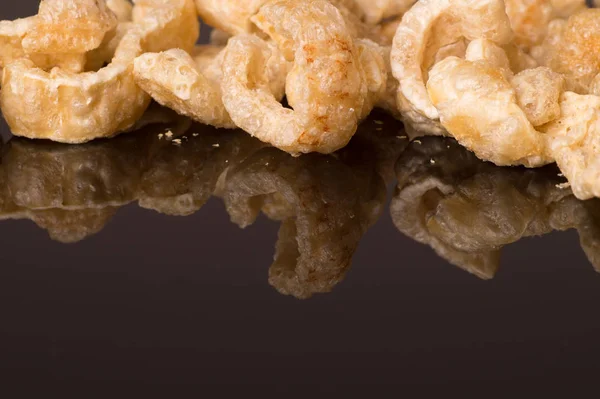 Deliciosos rinds crocantes de porco — Fotografia de Stock