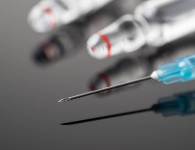 Tıbbi şişeleri ve şırınga