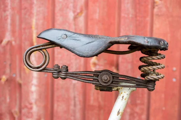 Starý starožitný černé Pánské kolo — Stock fotografie