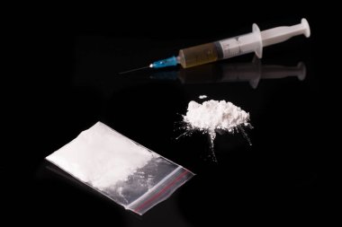 Kokain, eroin veya diğer yasadışı uyuşturucu