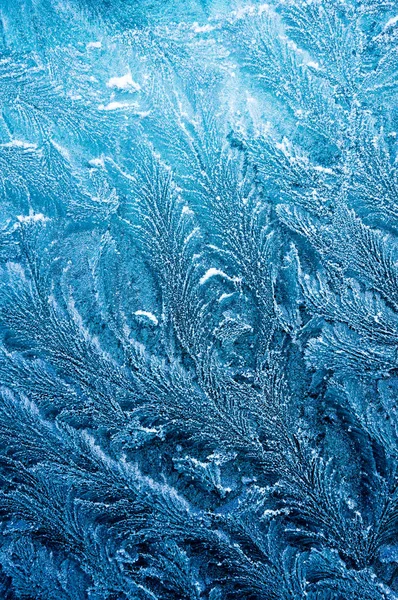 Οι μορφές παγωμένο παγετού πάγου κρύσταλλα στα όμορφα μοναδικά σχέδια — Φωτογραφία Αρχείου