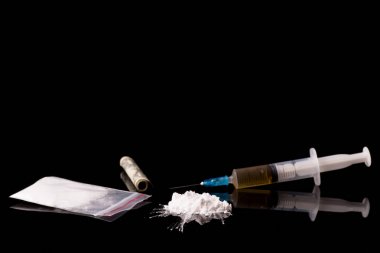 Kokain, eroin veya diğer yasadışı uyuşturucu
