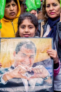 Rafael Correa, Ekvador başkanı Banos Mayer ile