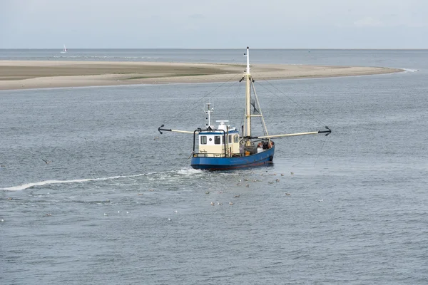 Fishing boat on the Wadden Sea — Stock Photo, Image