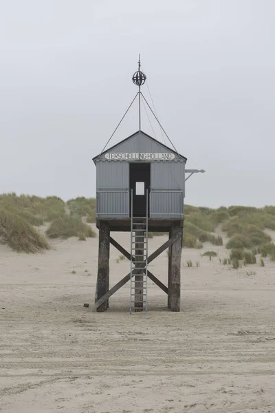 Famous sea cottage Het Drenkelingenhuisje Terschelling — Stock fotografie