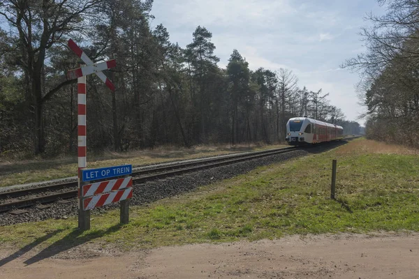 Travessia ferroviária desprotegida — Fotografia de Stock