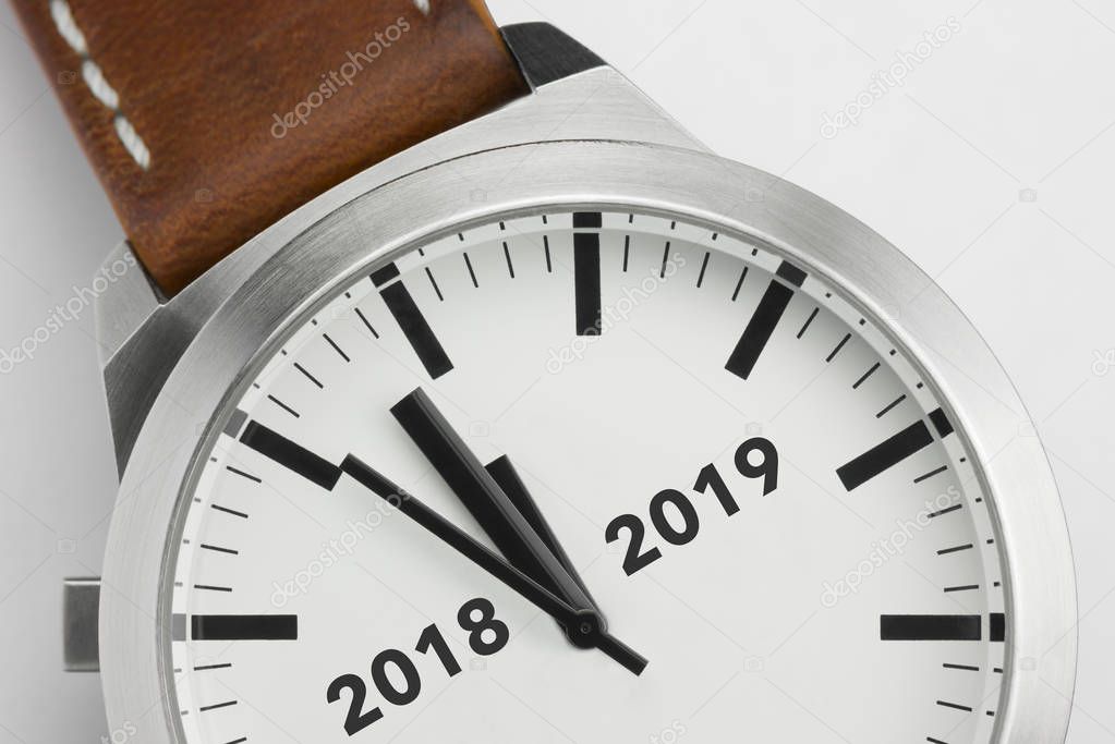 Watch with text 2018 2019