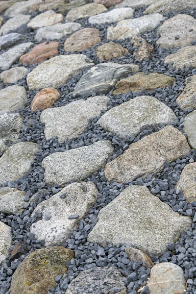 Dammauskleidung von Ziegeln in einer Meeresmauer — Stockfoto