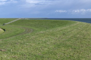 Frizya 'nın Terschelling adasındaki Wadden deniz kanalı.