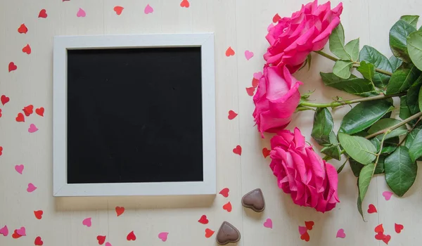 День Святого Валентина порожній макету з троянди рожеві і фото кадр — стокове фото