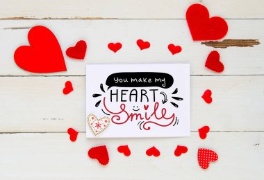 Sevgililer günü vintage genel gider kompozisyonu kalpleri ve Not