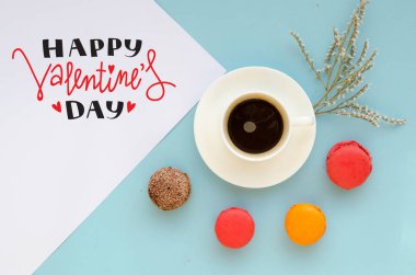 Not aşk itirafı ve kahve ile Sevgililer günü genel gider kompozisyonu