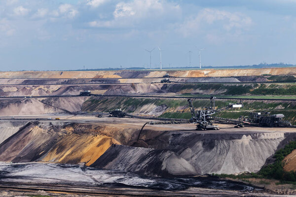Гарцвайлер открытого горного лигнита, надземный рудник в Северном Рейне-Вестфалии, Германия
