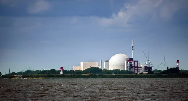 Kerncentrale op Brockdorf, Schleswig-Holstein in Noord-Duitsland — Stockfoto