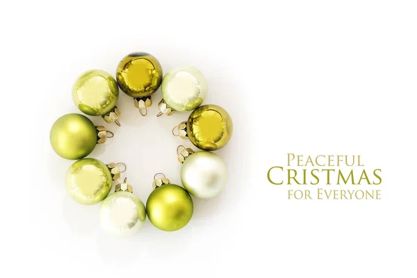 Grön jul bollar i en cirkel som isolerats med skuggor på en vit bakgrund, text fridfull jul för alla, platt topp vy ovanifrån, kopia utrymme — Stockfoto