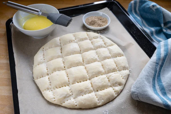 Plat Brooddeeg Met Het Typische Patroon Voor Turkse Ramadan Pide — Stockfoto