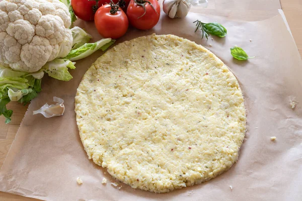 Vegetable Pizza Base Shredded Cauliflower Cheese Baking Paper Healthy Alternative — Stock Photo, Image