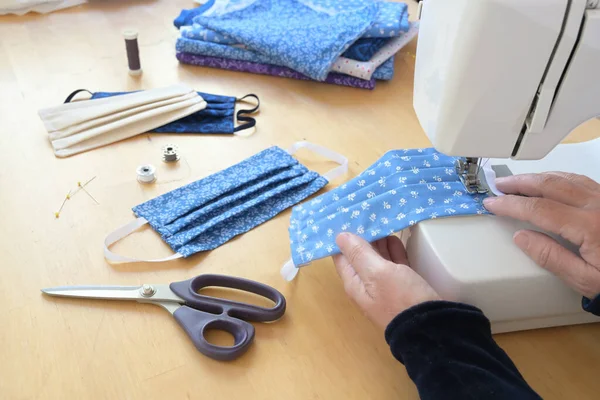 Hands Older Woman Sewing Machine Making Community Face Masks Coronavirus — Stock Photo, Image