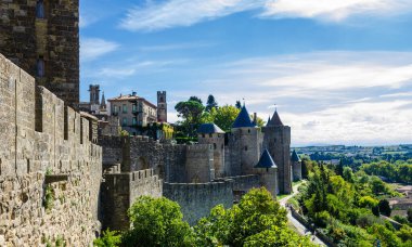 Carcassonne 'daki Kale, Fransa' da bir ortaçağ kalesi. 