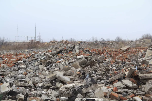 Bina kalıntıları alanında