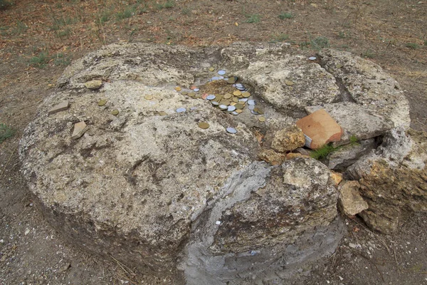 Antik taş sunak — Stok fotoğraf