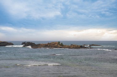 Okyanustaki Rocky Adası