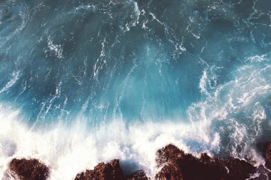 Deniz manzara arka plan, su dalgalar ve rock, yumuşak renkler ile