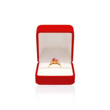 Altın yüzük elmas üzerinde beyaz bir backgrou izole kırmızı bir kutu içinde