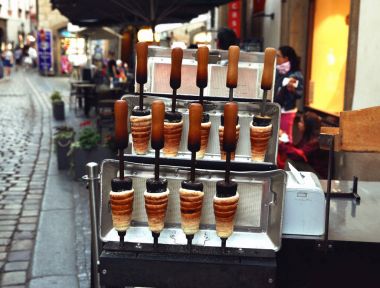 Ulusal çek tatlı tatlılar trdelnik hamur, sokak gıda 