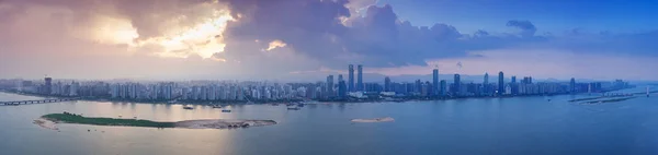 Foto aerea avifauna vista a Shanghai bund Skyline di panorama — Foto Stock