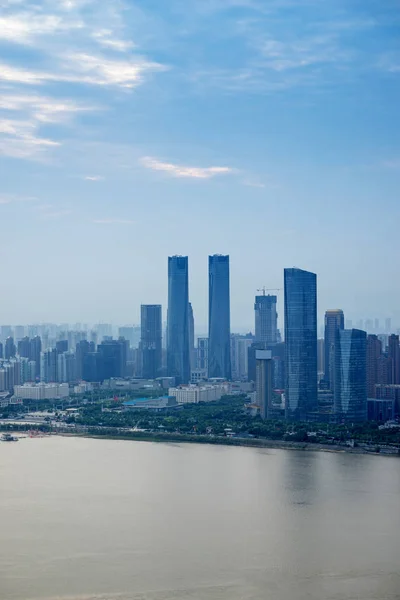 Città moderna, skyline di Shanghai durante il giorno — Foto Stock