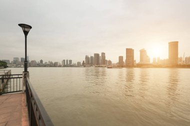 modern şehir manzarası gündüz vakti Şanghay