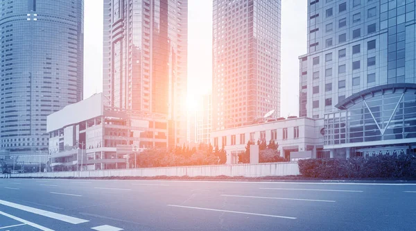 La avenida del siglo de la escena de la calle en Shanghai Lujiazui, China. — Foto de Stock