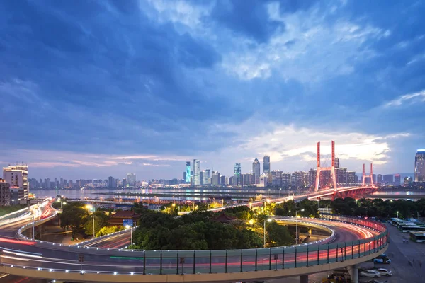 Nominato ponte di Bayi nella notte di Shanghai Cina — Foto Stock