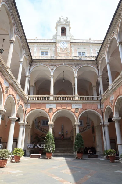 Belső udvarra-palota a Palazzo Doria Tursi, Genova — Stock Fotó