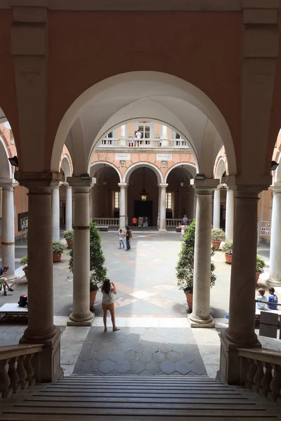 Binnenplaats van paleis Palazzo Doria Tursi, Genua — Stockfoto