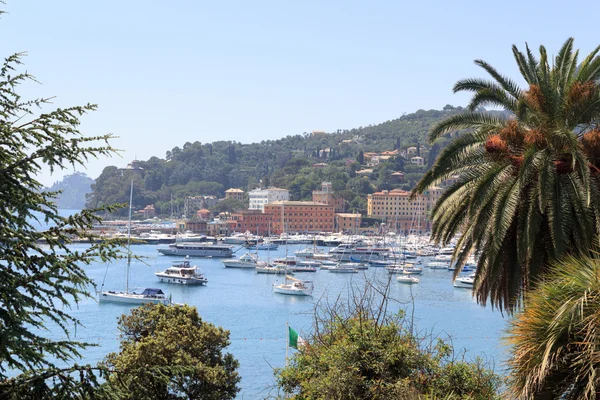 Puerto de Santa Margherita Ligure con barcos, Italia — Foto de Stock