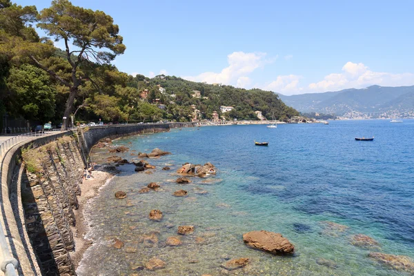 Costa de Liguria y mar Mediterráneo cerca de Portofino, Italia — Foto de Stock