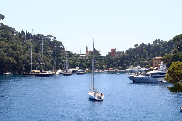 Puerto de Portofino, yates y mar Mediterráneo, Italia — Foto de Stock