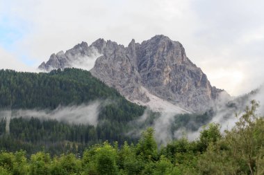 Dolomites dağ Gsellknoten bulutlu South Tyrol, İtalya
