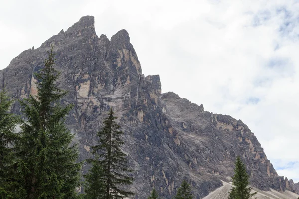 Sexten Dolomites Mountain Einserkofel en Tirol del Sur, Italia — Foto de Stock