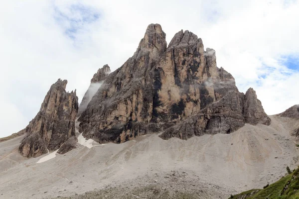 Секстен Доломитовых Альп горы Zwolferkofel в Южный Тироль, Италия — стоковое фото