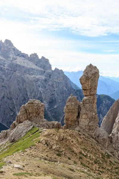 Sexten Dolomites mountain rock pinnacle needle in Tirol del Sur, Italia — Foto de Stock