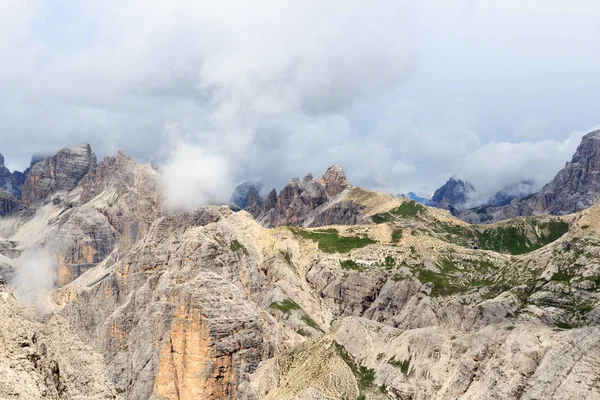 Sexten Dolomites panorama con montaña Paternkofel en Tirol del Sur, Italia — Foto de Stock