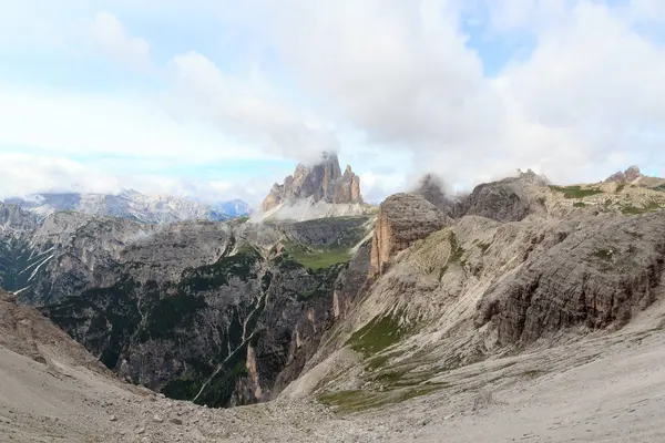 Sexten Dolomites panorama con montaña Drei Zinnen en Tirol del Sur, Italia — Foto de Stock