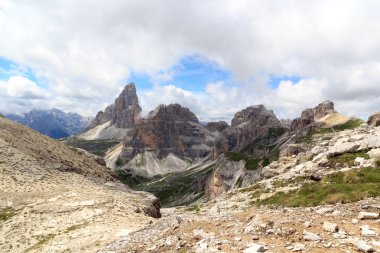 Sexten Dolomites panorama mountain Drei Zinnen ve Paternkofel South Tyrol, İtalya