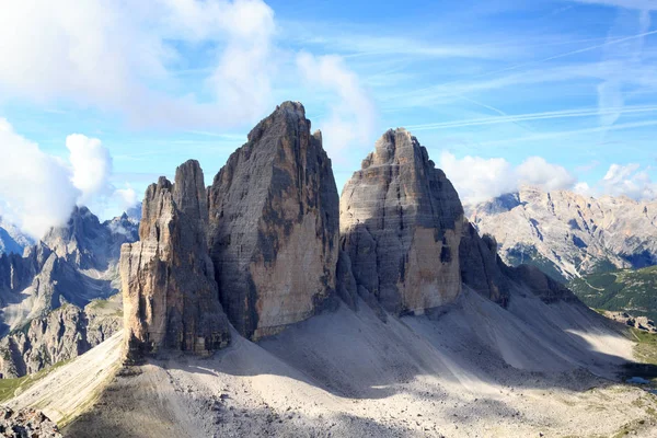 南チロル、イタリアの山 Drei Zinnen とセックステン ドロミテのパノラマ — ストック写真