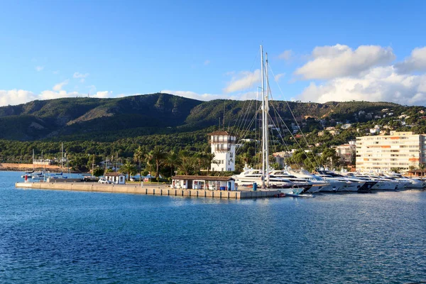 Yat yat limanında liman Puerto portalları Portals Nous ve Akdeniz, Majorca, İspanya